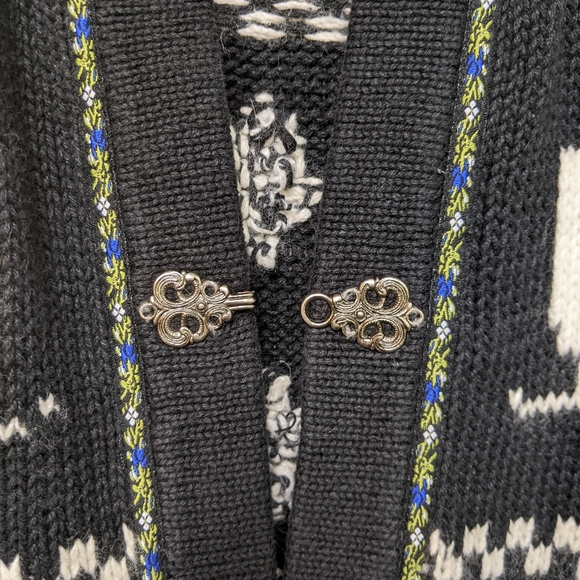 Vintage NEWTON TRADING CO. Knit Christmas Skate Cardigan with clasps M - Picture 6 of 6